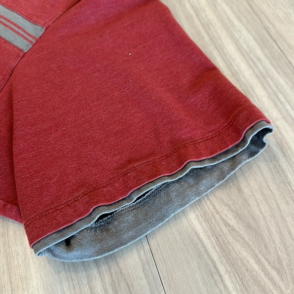 ARROW - Red and Grey stripe T-Shirt - Picture 4 of 5